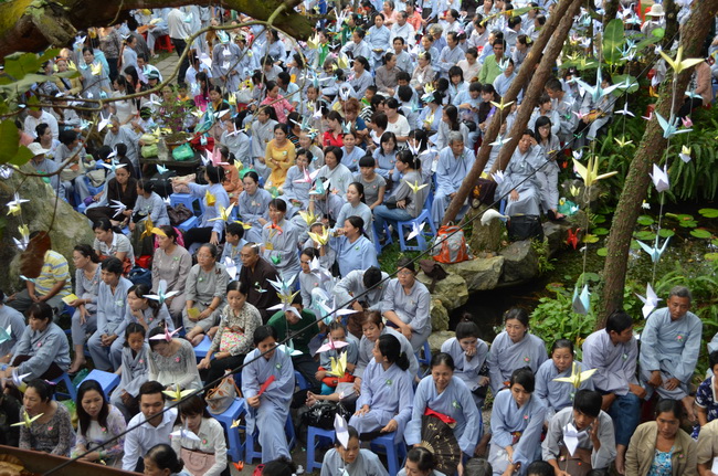 Viện Chuyên Tu, hơn 10.000  nam Nữ Phật tử về tham dự “Lễ Hội Vu Lan”