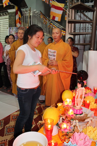 Lễ Phật Đản Tại Nhà