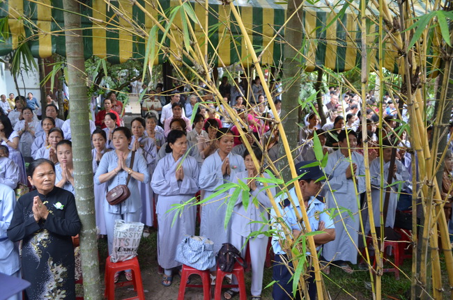 Viện Chuyên Tu, hơn 10.000  nam Nữ Phật tử về tham dự “Lễ Hội Vu Lan”