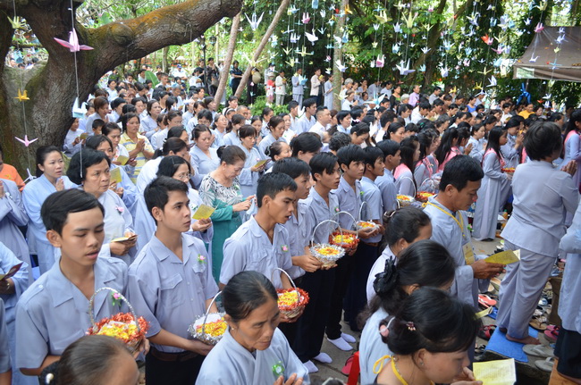 Viện Chuyên Tu, hơn 10.000  nam Nữ Phật tử về tham dự “Lễ Hội Vu Lan”