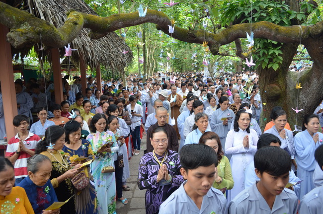 Viện Chuyên Tu, hơn 10.000  nam Nữ Phật tử về tham dự “Lễ Hội Vu Lan”