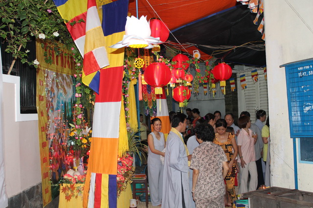 Lễ Phật Đản Tại Nhà