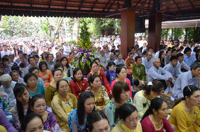 Viện Chuyên Tu, hơn 10.000  nam Nữ Phật tử về tham dự “Lễ Hội Vu Lan”
