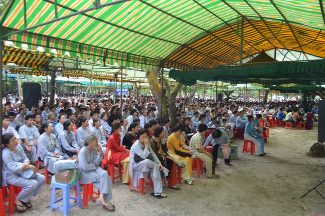 Viện Chuyên Tu, hơn 10.000  nam Nữ Phật tử về tham dự “Lễ Hội Vu Lan”