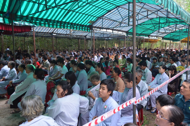 Viện Chuyên Tu, hơn 10.000  nam Nữ Phật tử về tham dự “Lễ Hội Vu Lan”