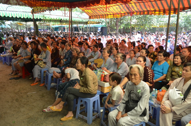 Viện Chuyên Tu, hơn 10.000  nam Nữ Phật tử về tham dự “Lễ Hội Vu Lan”