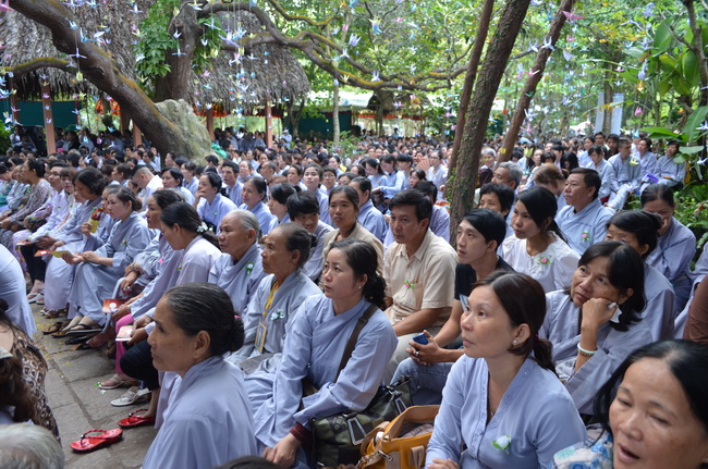 Viện Chuyên Tu, hơn 10.000  nam Nữ Phật tử về tham dự “Lễ Hội Vu Lan”