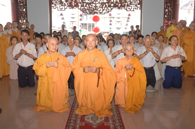 Lễ Tưởng Niệm 49 Năm Bồ Tát Thích Quảng Đức Vị Pháp Thiêu Thân (20/04/1963 - 20/04/2012 ÂL)