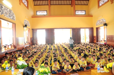 Khai mạc khóa tu mùa hè Hương Sen Mùa Hạ lần III- 2012 tại chùa Hoa Khai