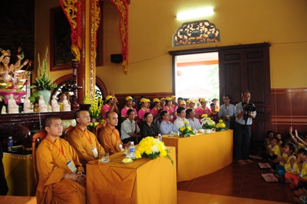 Khai mạc khóa tu mùa hè Hương Sen Mùa Hạ lần III- 2012 tại chùa Hoa Khai