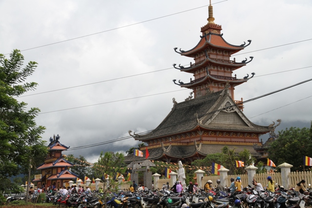 Lễ Vu Lan tại chùa Bửu Minh, Chư Păh – Gia Lai (DL.2012-PL.2556)