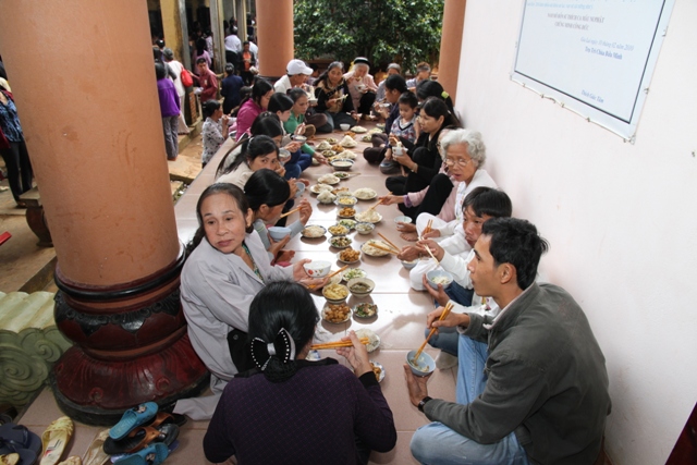 Lễ Vu Lan tại chùa Bửu Minh, Chư Păh – Gia Lai (DL.2012-PL.2556)