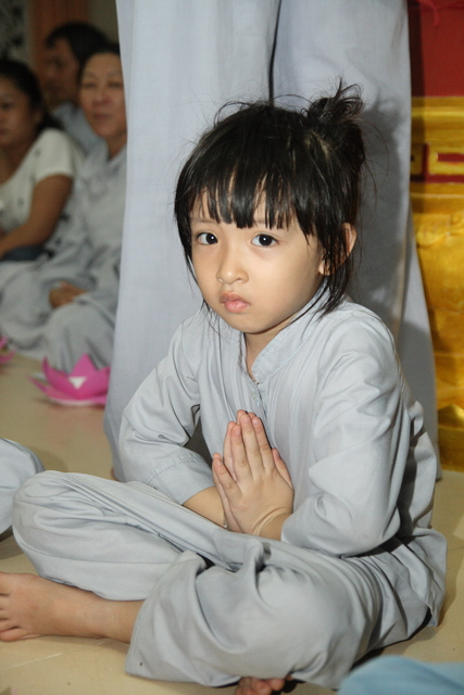 Đồng tháp: Đêm thắp đèn trời, cài hoa tri ân cha mẹ mùa báo hiếu