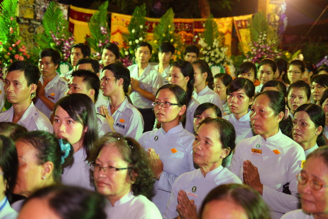 Thầy Tuệ Sỹ, thầy Lê Mạnh Thát cùng đến thọ tang cố HT. Thích Minh Châu