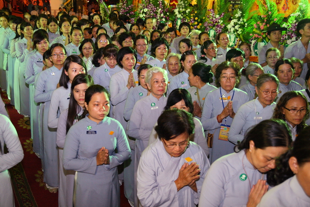 Thầy Tuệ Sỹ, thầy Lê Mạnh Thát cùng đến thọ tang cố HT. Thích Minh Châu