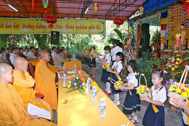 Gia-Lai: Phật Giáo Huyên Đăkpơ-Tổ chức lễ Phật đản