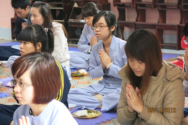 Hà Nội - Khóa tu với chủ đề ‘’ Chào mừng thành công của Đại hội Phật Giáo toàn quốc lần thứ VII”