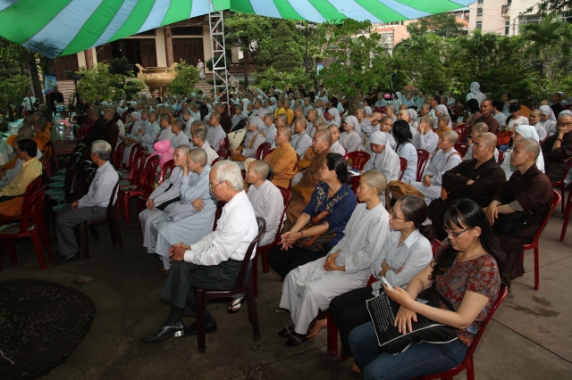 TP.HCM: Hàng ngàn Tăng Ni sinh tham dự đại lễ: “Sáng mãi ơn thầy”