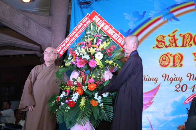 TP.HCM: Hàng ngàn Tăng Ni sinh tham dự đại lễ: “Sáng mãi ơn thầy”