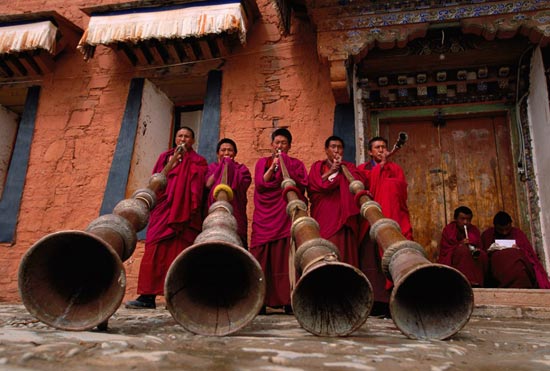 Linh thiêng chốn thiền trong màn mây Tây Tạng
