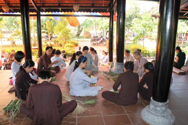 Gói Bánh Tét