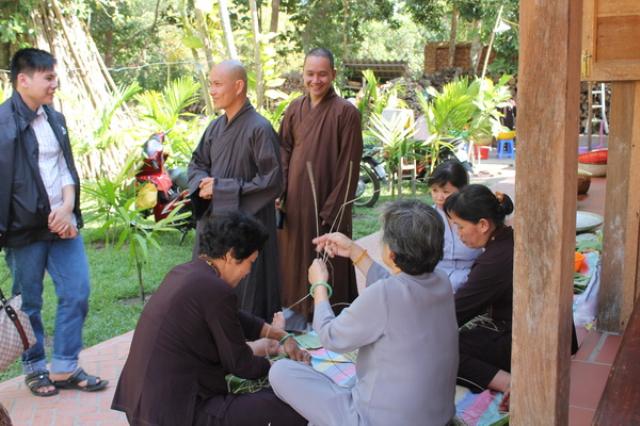 Gói Bánh Tét