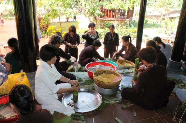 Gói Bánh Tét