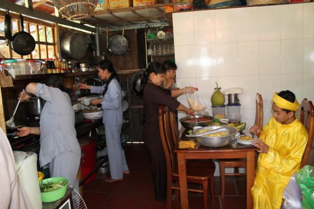 Gói Bánh Tét