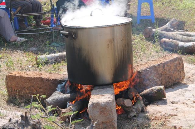 Gói Bánh Tét