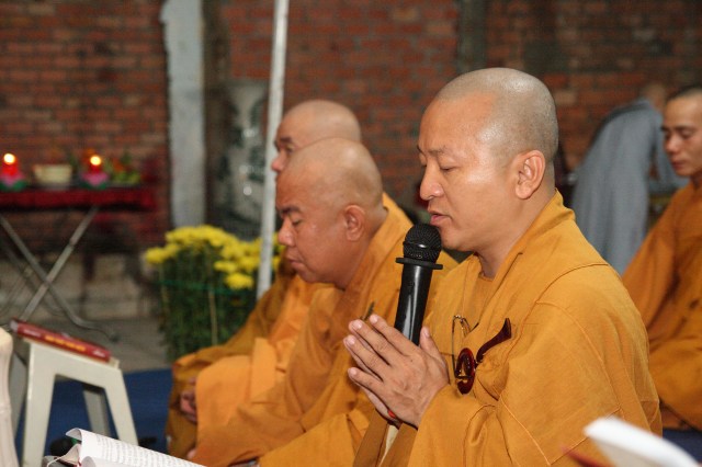 Chùm ảnh: Lễ đón giao thừa xuân Quý Tỵ tại chùa Giác Ngộ