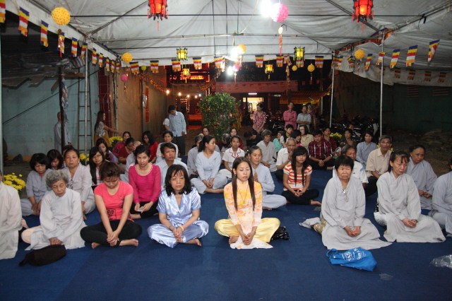 Chùm ảnh: Lễ đón giao thừa xuân Quý Tỵ tại chùa Giác Ngộ