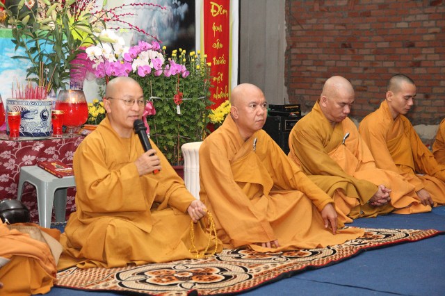 Chùm ảnh: Lễ đón giao thừa xuân Quý Tỵ tại chùa Giác Ngộ