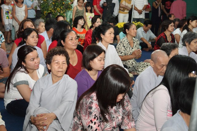 Chùm ảnh: Lễ đón giao thừa xuân Quý Tỵ tại chùa Giác Ngộ