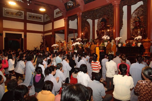 Chùm ảnh: Chùa Giác Ngộ tổ chức hành hương 10 chùa đầu xuân Quý Tỵ
