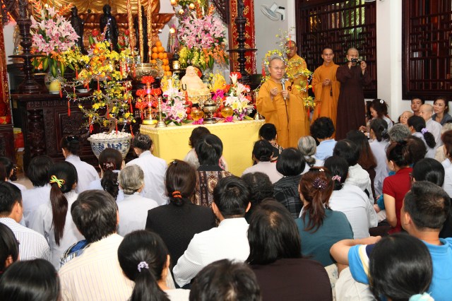 Chùm ảnh: Chùa Giác Ngộ tổ chức hành hương 10 chùa đầu xuân Quý Tỵ