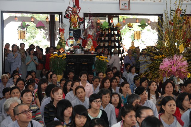 Chùm ảnh: Chùa Giác Ngộ tổ chức hành hương 10 chùa đầu xuân Quý Tỵ