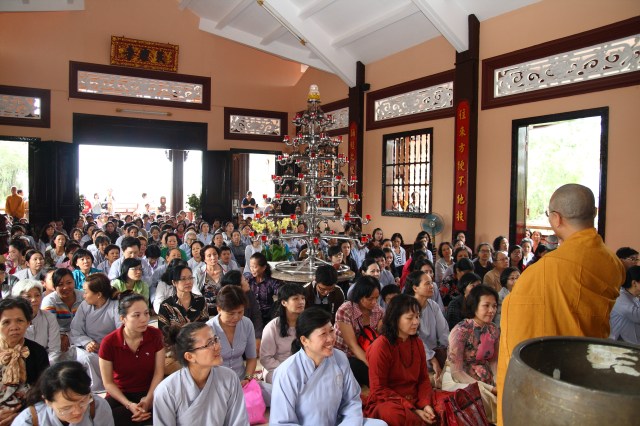 Chùm ảnh: Chùa Giác Ngộ tổ chức hành hương 10 chùa đầu xuân Quý Tỵ