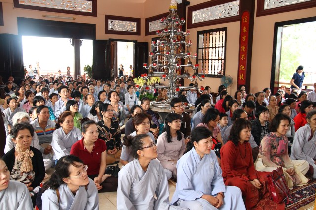 Chùm ảnh: Chùa Giác Ngộ tổ chức hành hương 10 chùa đầu xuân Quý Tỵ