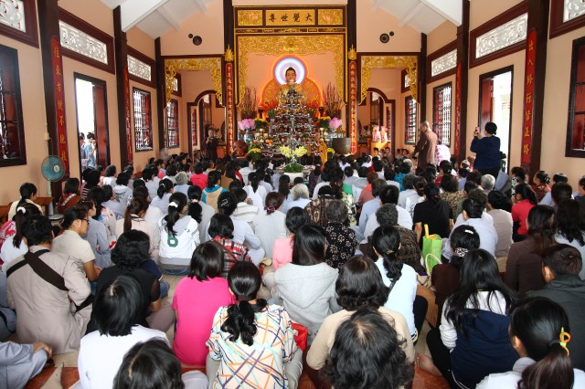 Chùm ảnh: Chùa Giác Ngộ tổ chức hành hương 10 chùa đầu xuân Quý Tỵ
