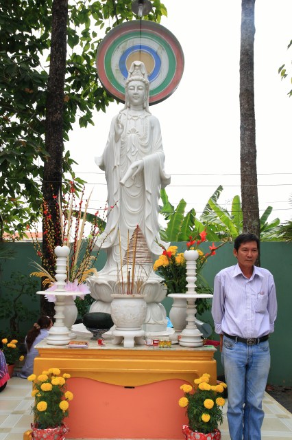 Chùm ảnh: Chùa Giác Ngộ tổ chức hành hương 10 chùa đầu xuân Quý Tỵ