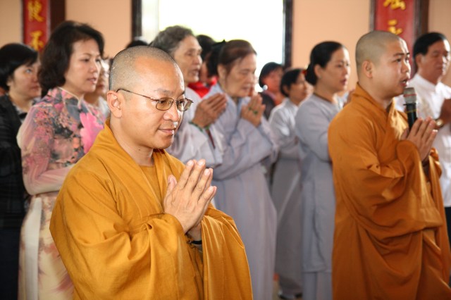 Chùm ảnh: Chùa Giác Ngộ tổ chức hành hương 10 chùa đầu xuân Quý Tỵ