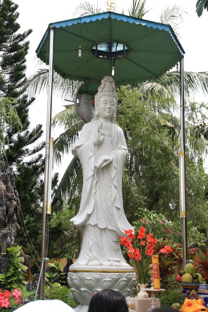 Chùm ảnh: Chùa Giác Ngộ tổ chức hành hương 10 chùa đầu xuân Quý Tỵ