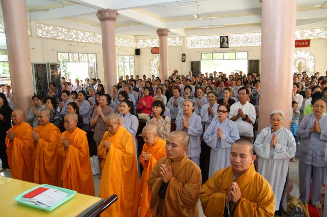 Chùm ảnh: Chùa Giác Ngộ tổ chức hành hương 10 chùa đầu xuân Quý Tỵ