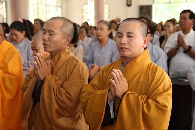 Chùm ảnh: Chùa Giác Ngộ tổ chức hành hương 10 chùa đầu xuân Quý Tỵ