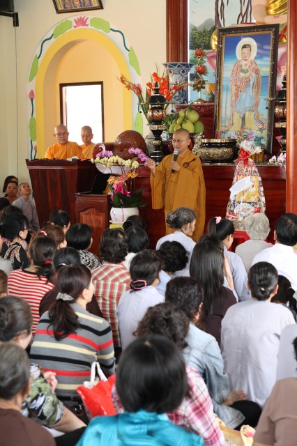 Chùm ảnh: Chùa Giác Ngộ tổ chức hành hương 10 chùa đầu xuân Quý Tỵ