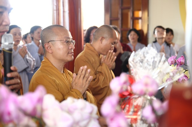 Chùm ảnh: Chùa Giác Ngộ tổ chức hành hương 10 chùa đầu xuân Quý Tỵ
