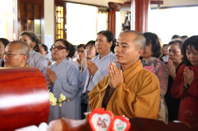 Chùm ảnh: Chùa Giác Ngộ tổ chức hành hương 10 chùa đầu xuân Quý Tỵ