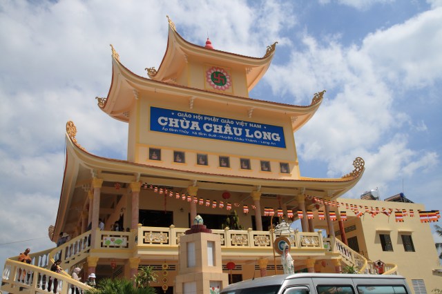 Chùm ảnh: Chùa Giác Ngộ tổ chức hành hương 10 chùa đầu xuân Quý Tỵ