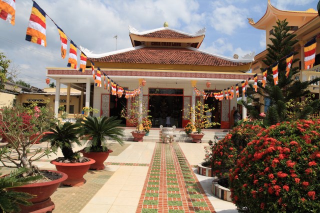 Chùm ảnh: Chùa Giác Ngộ tổ chức hành hương 10 chùa đầu xuân Quý Tỵ
