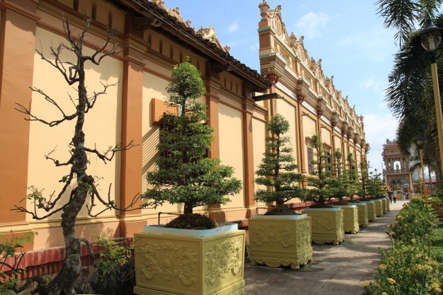 Chùm ảnh: Chùa Giác Ngộ tổ chức hành hương 10 chùa đầu xuân Quý Tỵ